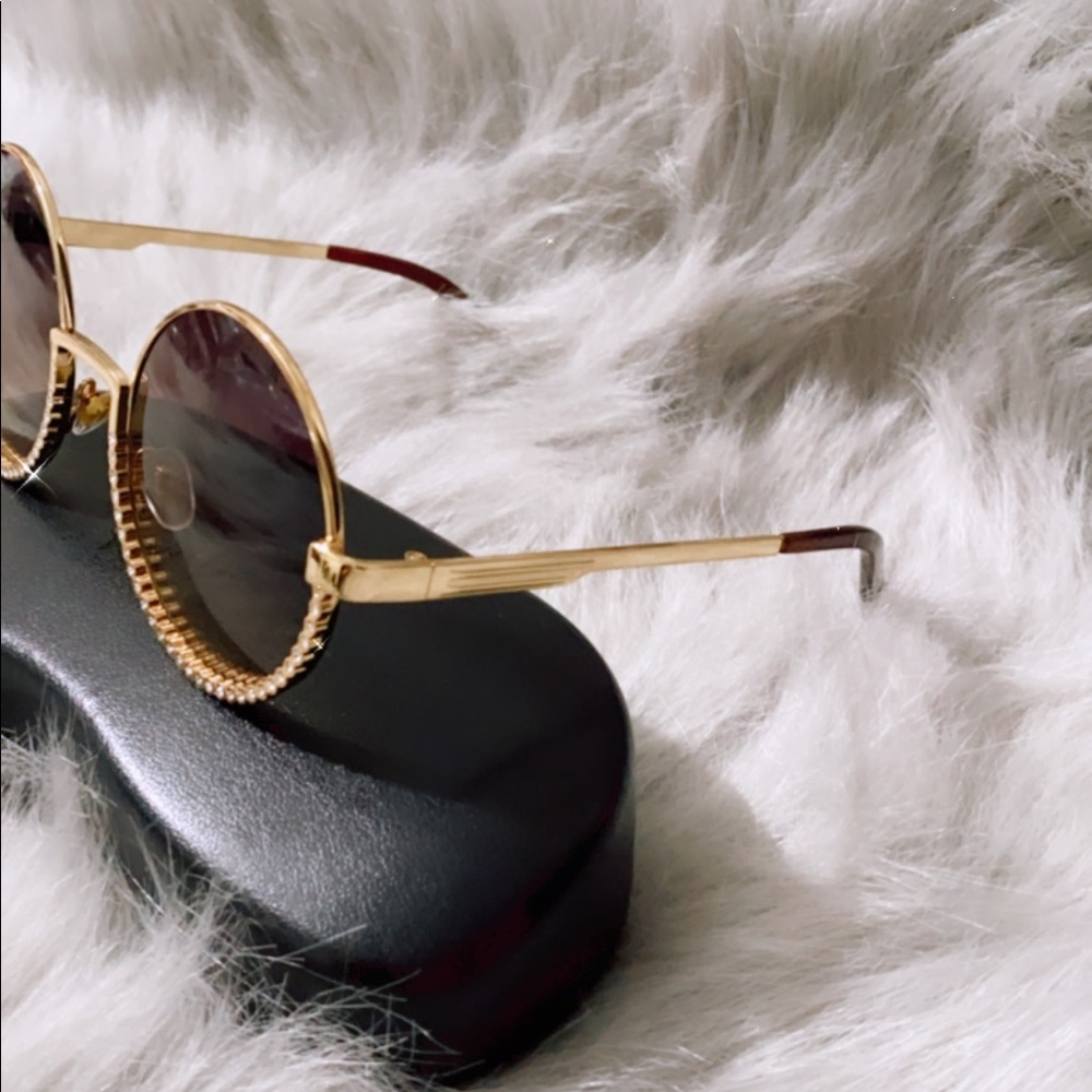 Round sunglasses